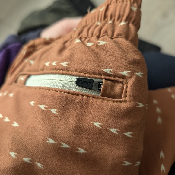 Vuori WOMEN'S CLEMENTINE 2" SHORT - Picture 6 of 7